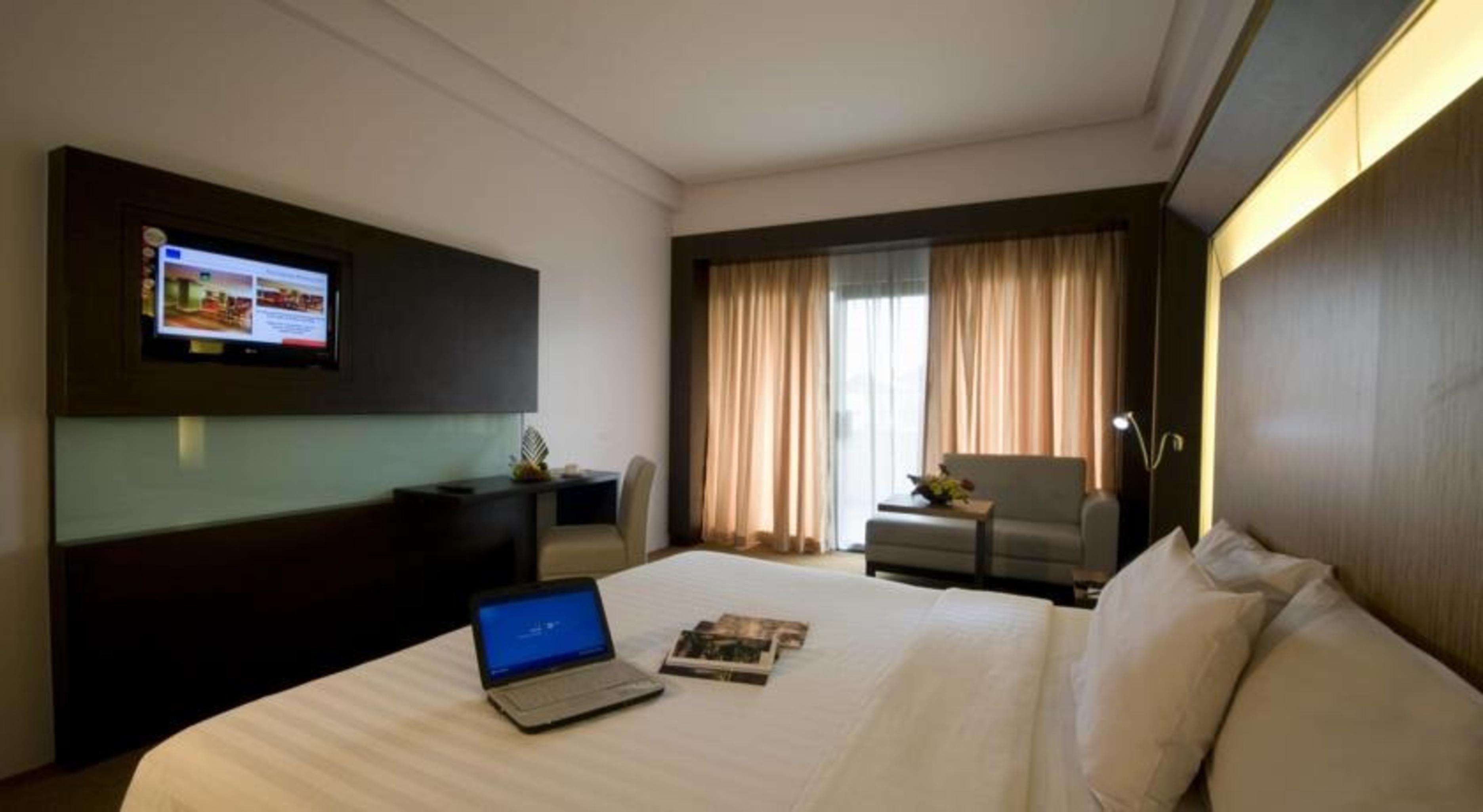 Ap Premier Batam Hotel Нагоя Екстериор снимка