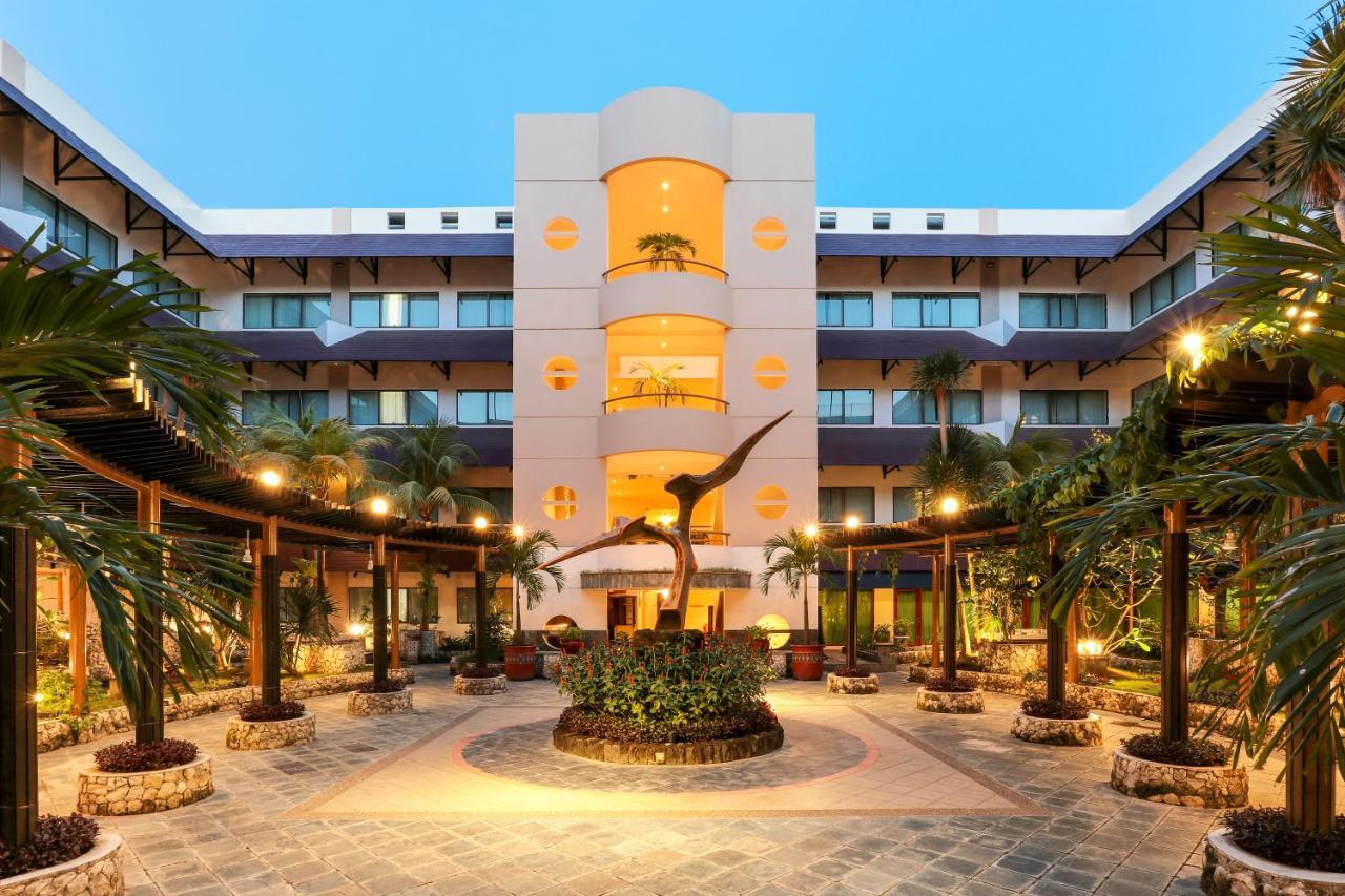 Ap Premier Batam Hotel Нагоя Екстериор снимка